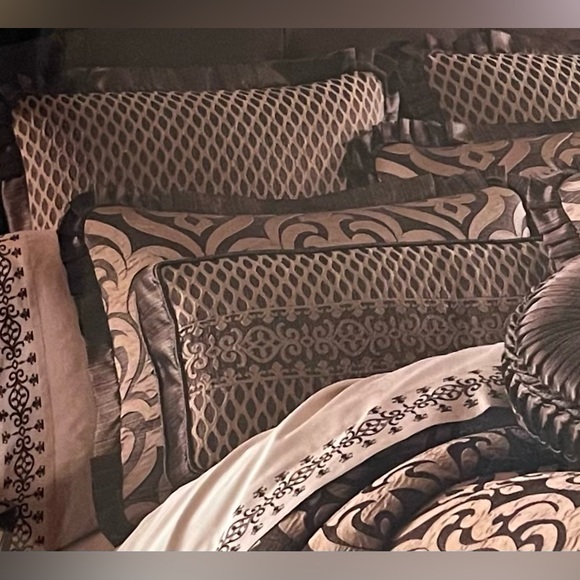 J QUEEN NEW YORK HERMITAGE EURO SHAM NEW - Picture 2 of 2